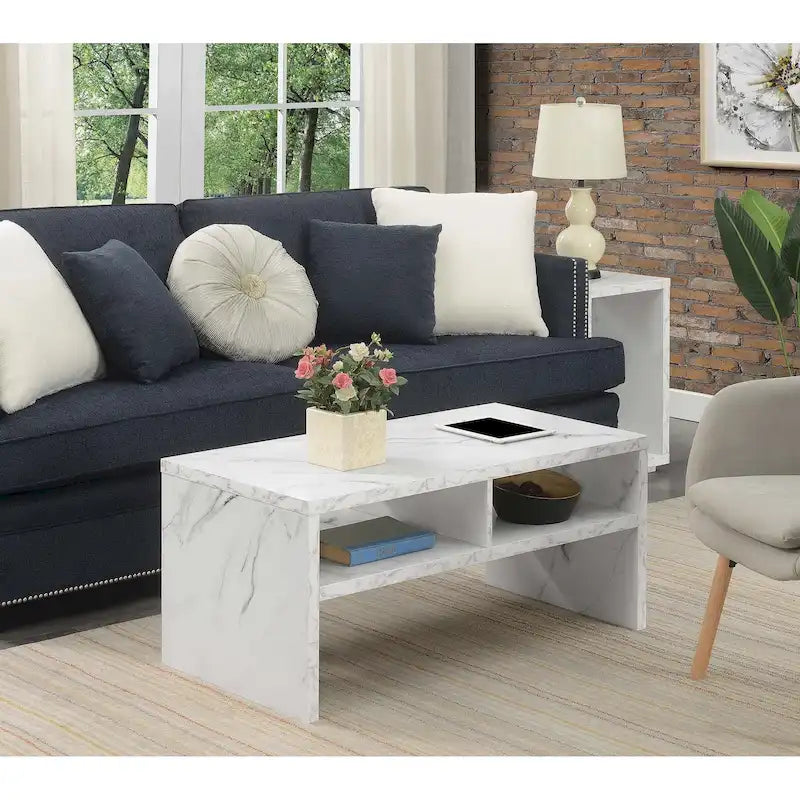 Table basse de luxe avec étagères