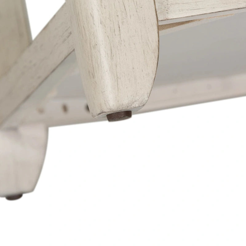 Table d'appoint antique blanc cassé réinventée avec panier