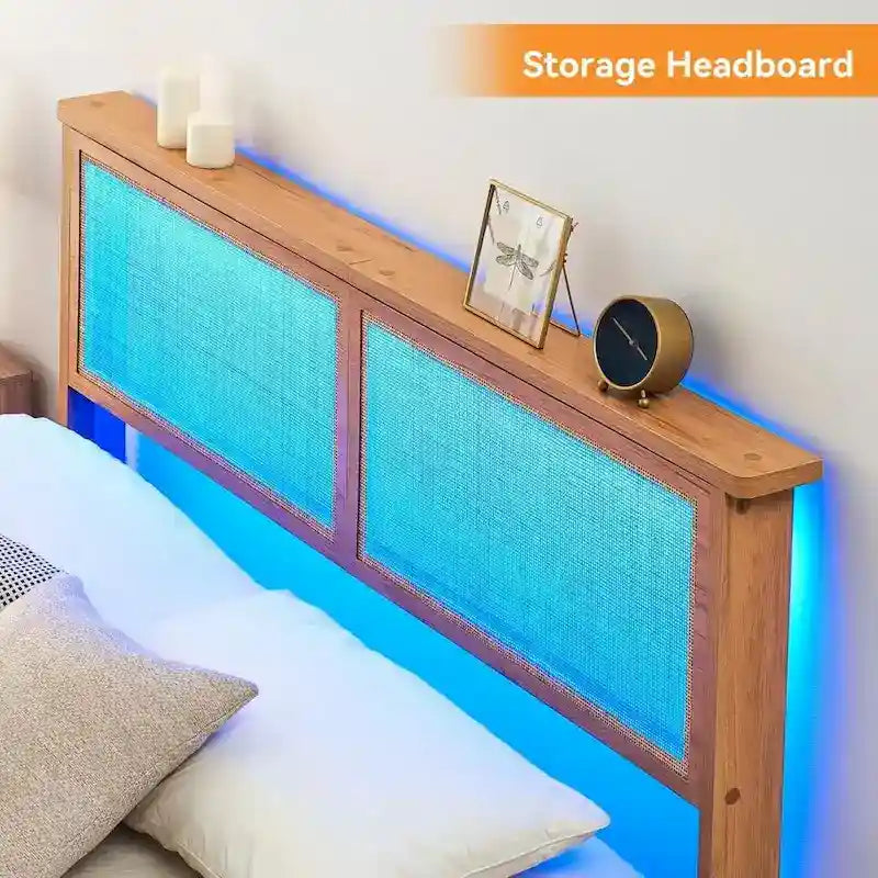 Cadre de lit plateforme avec tête de lit carrée en rotin naturel et lumières LED